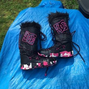 COPY - DC Girls winter boots. CURRENTLY AVAILABLE FOR PURCHASE.